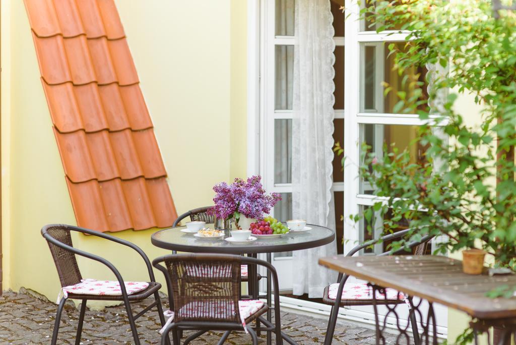 The Secret Garden Boutique B&B Vilnius Bagian luar foto