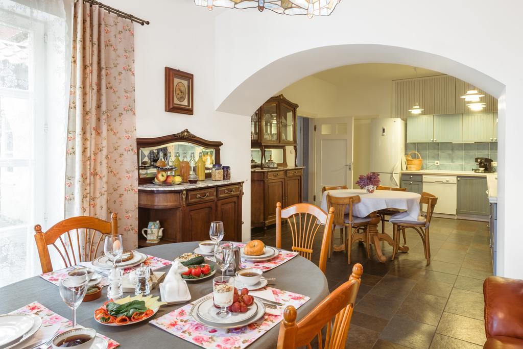 The Secret Garden Boutique B&B Vilnius Bagian luar foto