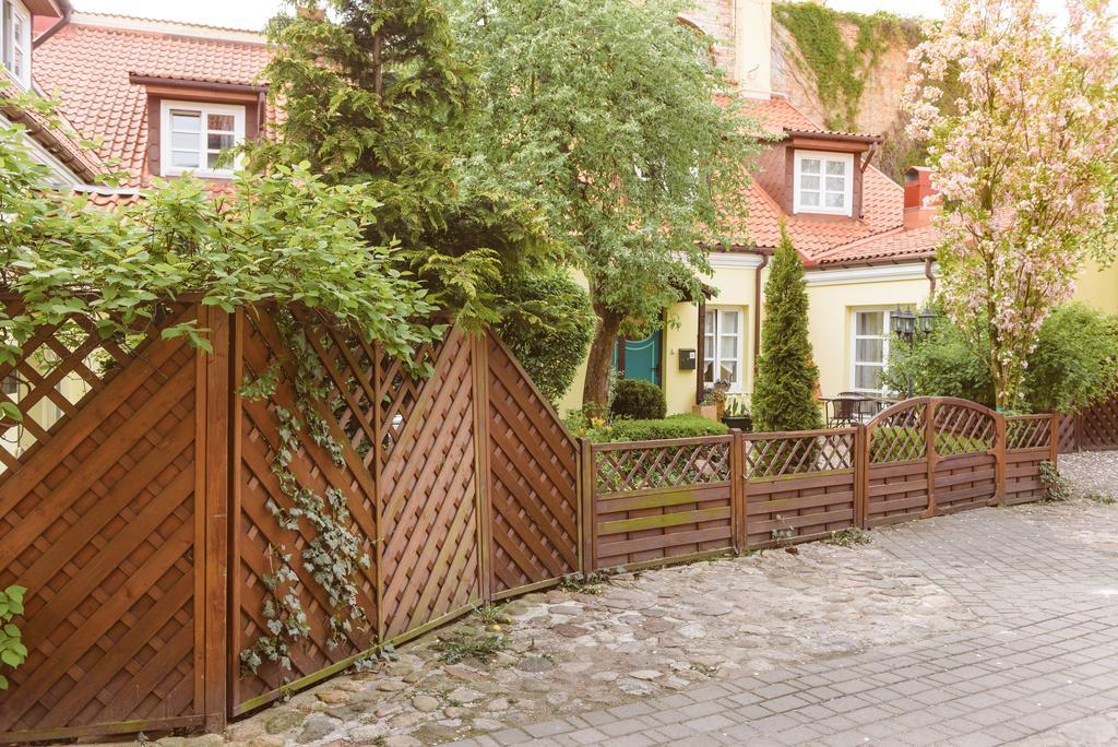 The Secret Garden Boutique B&B Vilnius Bagian luar foto