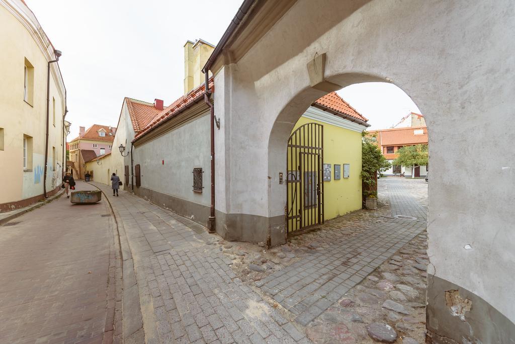 The Secret Garden Boutique B&B Vilnius Bagian luar foto
