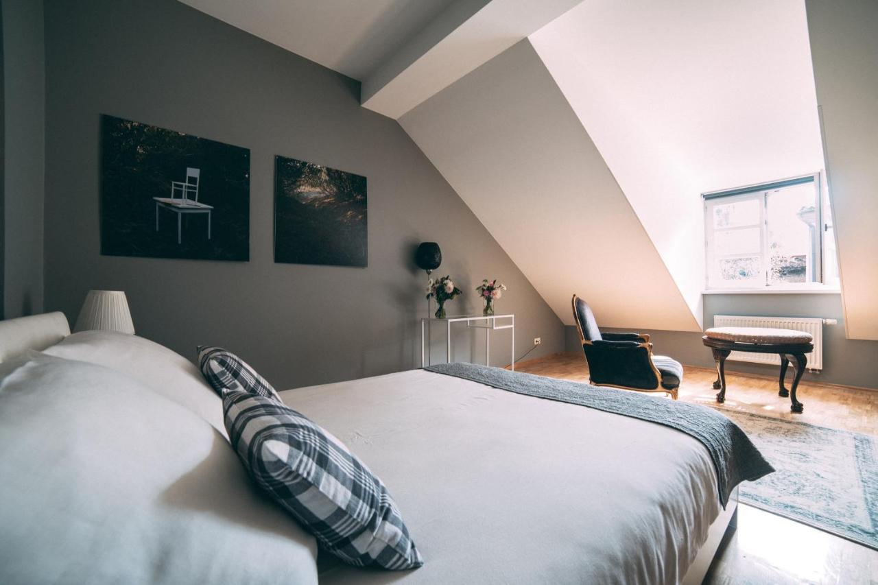 The Secret Garden Boutique B&B Vilnius Bagian luar foto